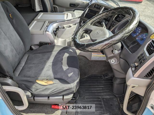 Nissan QUON 2015-01 7252020-26
