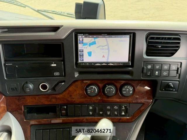 Nissan QUON 2022-03 7272764-22