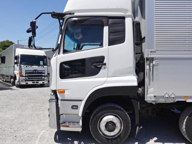 Nissan QUON 2015-09 7269160-9
