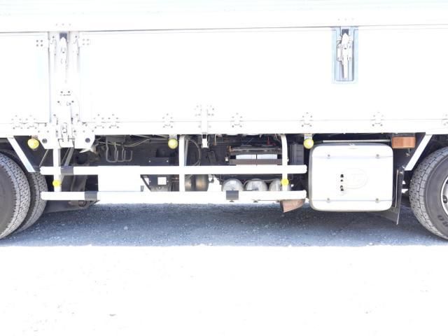 Nissan QUON 2015-09 7269160-18