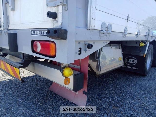 Nissan QUON 2019-03 7272763-10