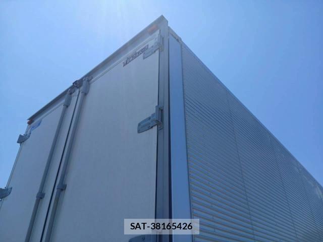 Nissan QUON 2019-03 7272763-11