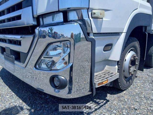 Nissan QUON 2019-03 7272763-12