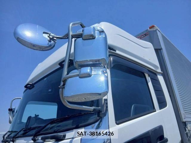 Nissan QUON 2019-03 7272763-13