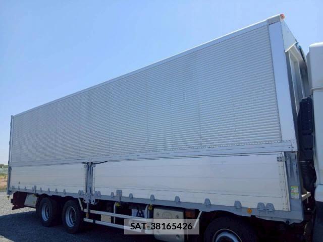 Nissan QUON 2019-03 7272763-16