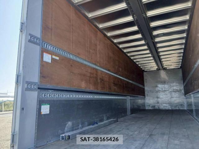 Nissan QUON 2019-03 7272763-27