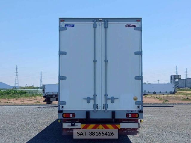 Nissan QUON 2019-03 7272763-5