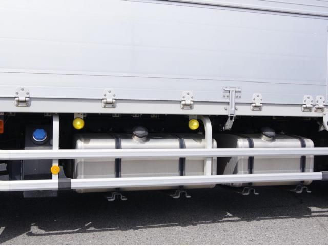 Nissan QUON 2023-02 7306694-16