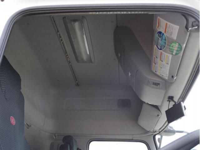 Nissan QUON 2023-02 7306694-29
