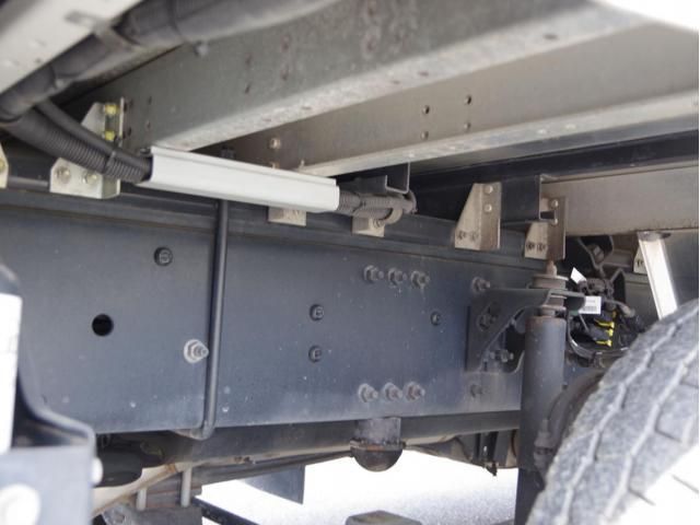 Nissan QUON 2023-02 7306694-5