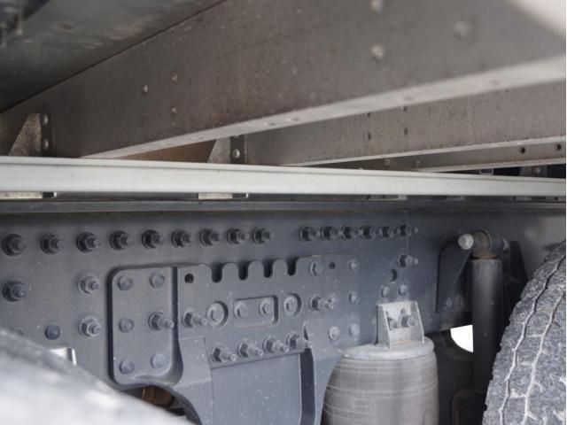 Nissan QUON 2023-02 7306694-6