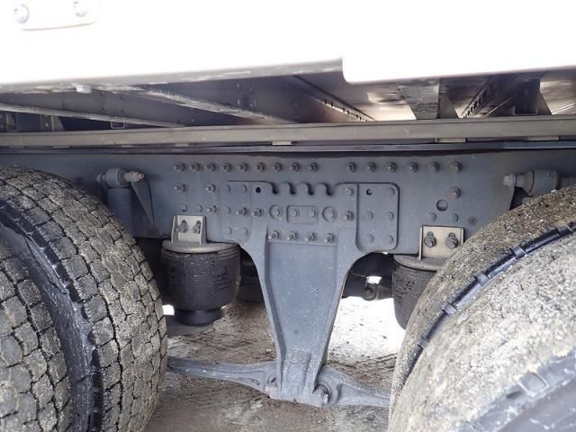 Nissan QUON 2021-03 7306696-20