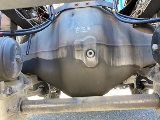 Nissan QUON 2020-07 7306693-11