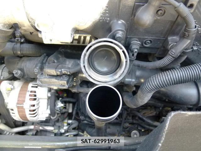 Nissan QUON 2020-11 7359441-25