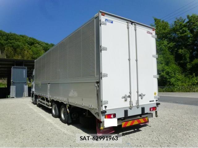 Nissan QUON 2020-11 7359441-5