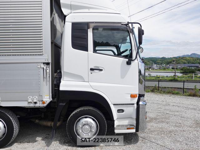 Nissan QUON 2016-08 7359444-5