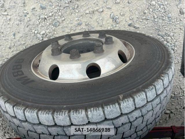 Nissan QUON 2019-01 7359442-13