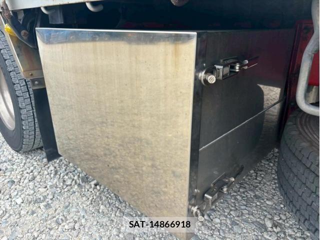 Nissan QUON 2019-01 7359442-15