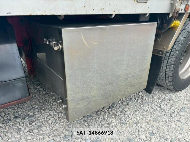 Nissan QUON 2019-01 7359442-17