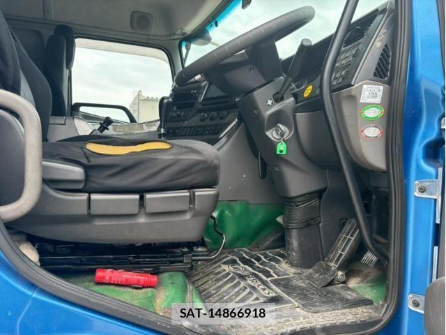 Nissan QUON 2019-01 7359442-20