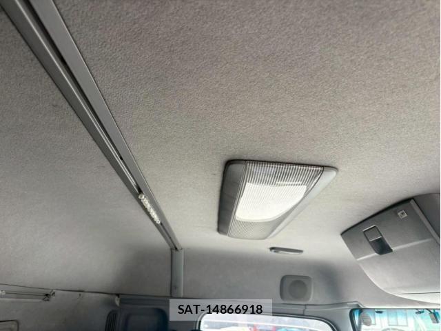 Nissan QUON 2019-01 7359442-25
