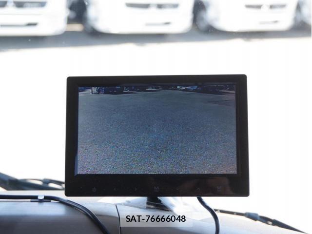 Nissan QUON 2017-09 7359440-26