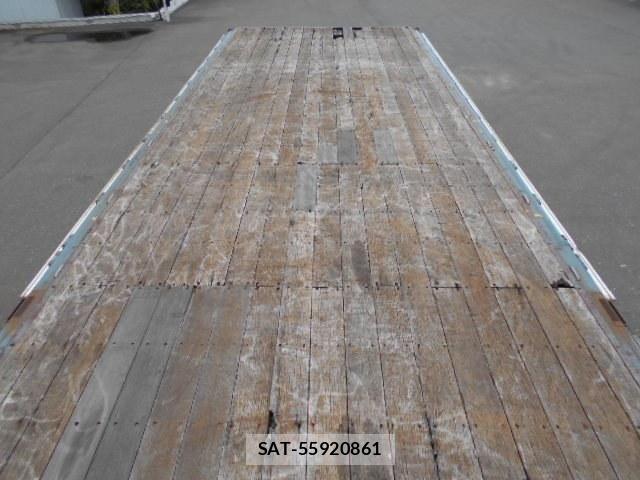 Nissan QUON 2015-03 7359452-9