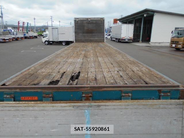 Nissan QUON 2015-03 7359452-10