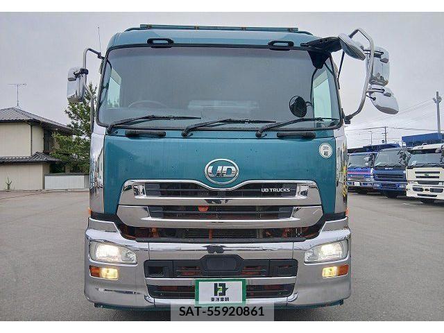 Nissan QUON 2015-03 7359452-1