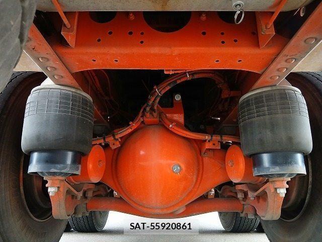Nissan QUON 2015-03 7359452-22