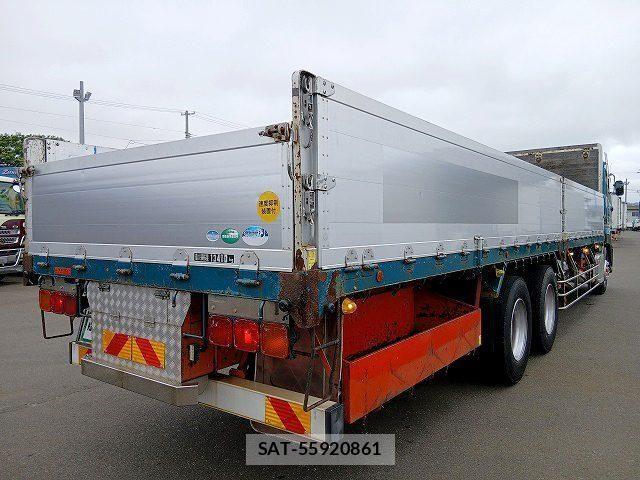 Nissan QUON 2015-03 7359452-3