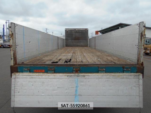 Nissan QUON 2015-03 7359452-6