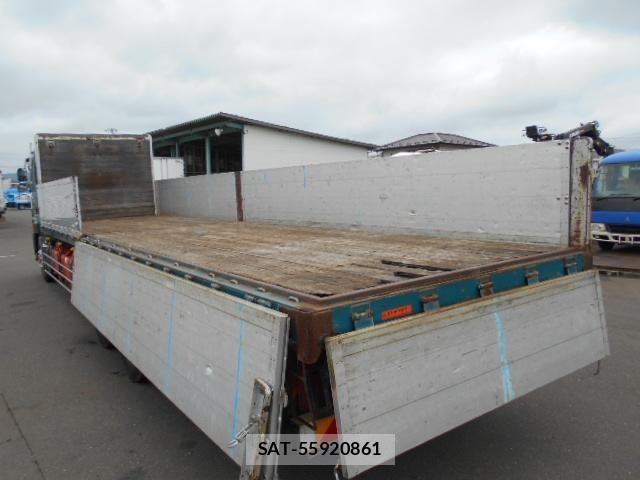Nissan QUON 2015-03 7359452-7
