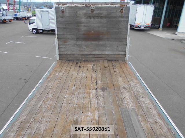 Nissan QUON 2015-03 7359452-8