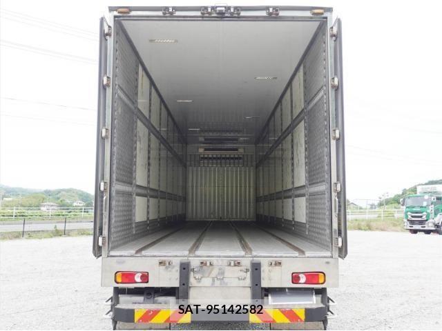 Nissan QUON 2018-10 7359448-11