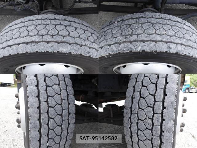 Nissan QUON 2018-10 7359448-17