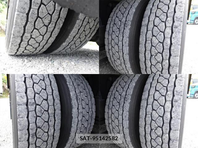 Nissan QUON 2018-10 7359448-18