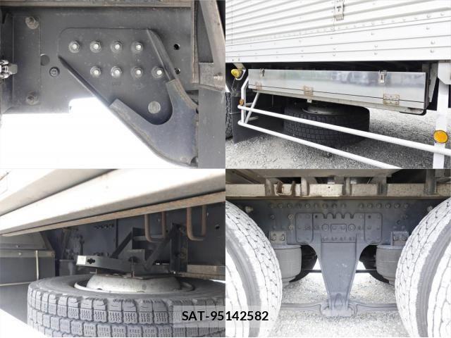 Nissan QUON 2018-10 7359448-22