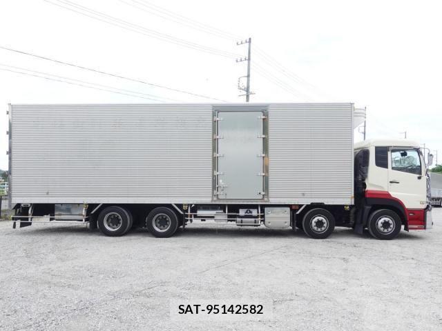 Nissan QUON 2018-10 7359448-5