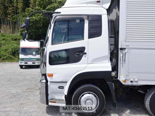 Nissan QUON 2016-08 7359446-11