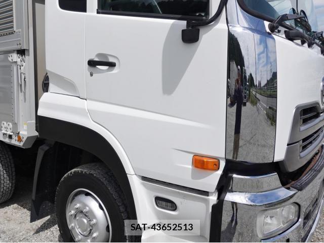 Nissan QUON 2016-08 7359446-5