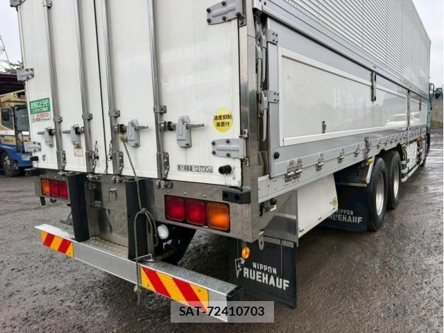 Nissan QUON 2016-01 7359450-19