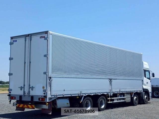 Nissan QUON 2019-03 7359443-4