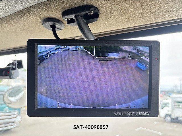 Nissan QUON 2015-03 7359447-14