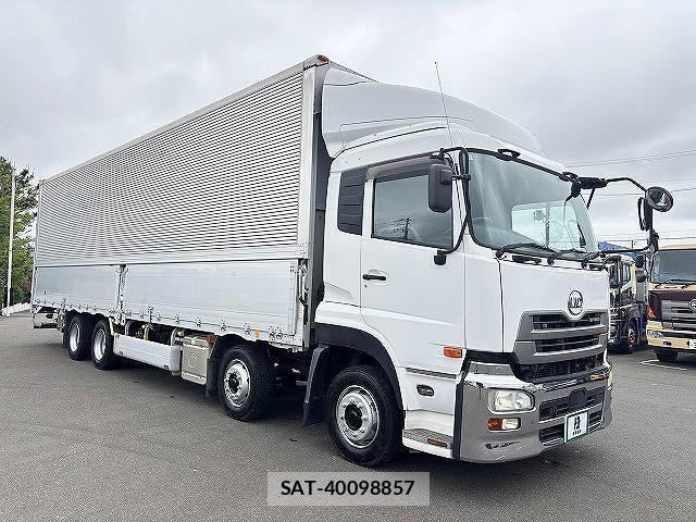 Nissan QUON 2015-03 7359447-1