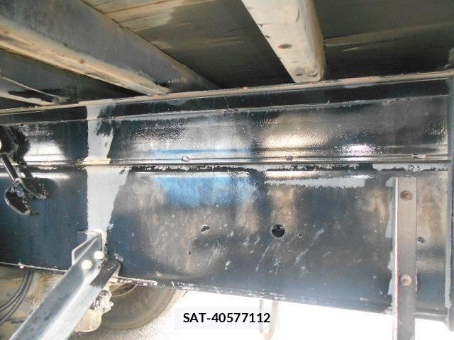 Nissan QUON 2015-04 7359438-17
