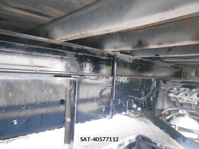 Nissan QUON 2015-04 7359438-18