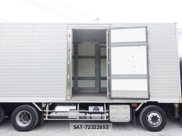 Nissan QUON 2018-10 7359445-5
