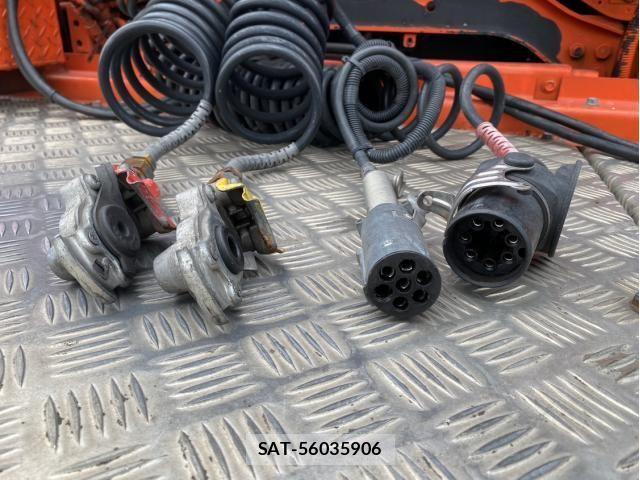 Nissan QUON 2017-03 7359449-12