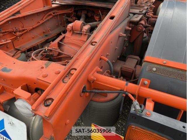 Nissan QUON 2017-03 7359449-17